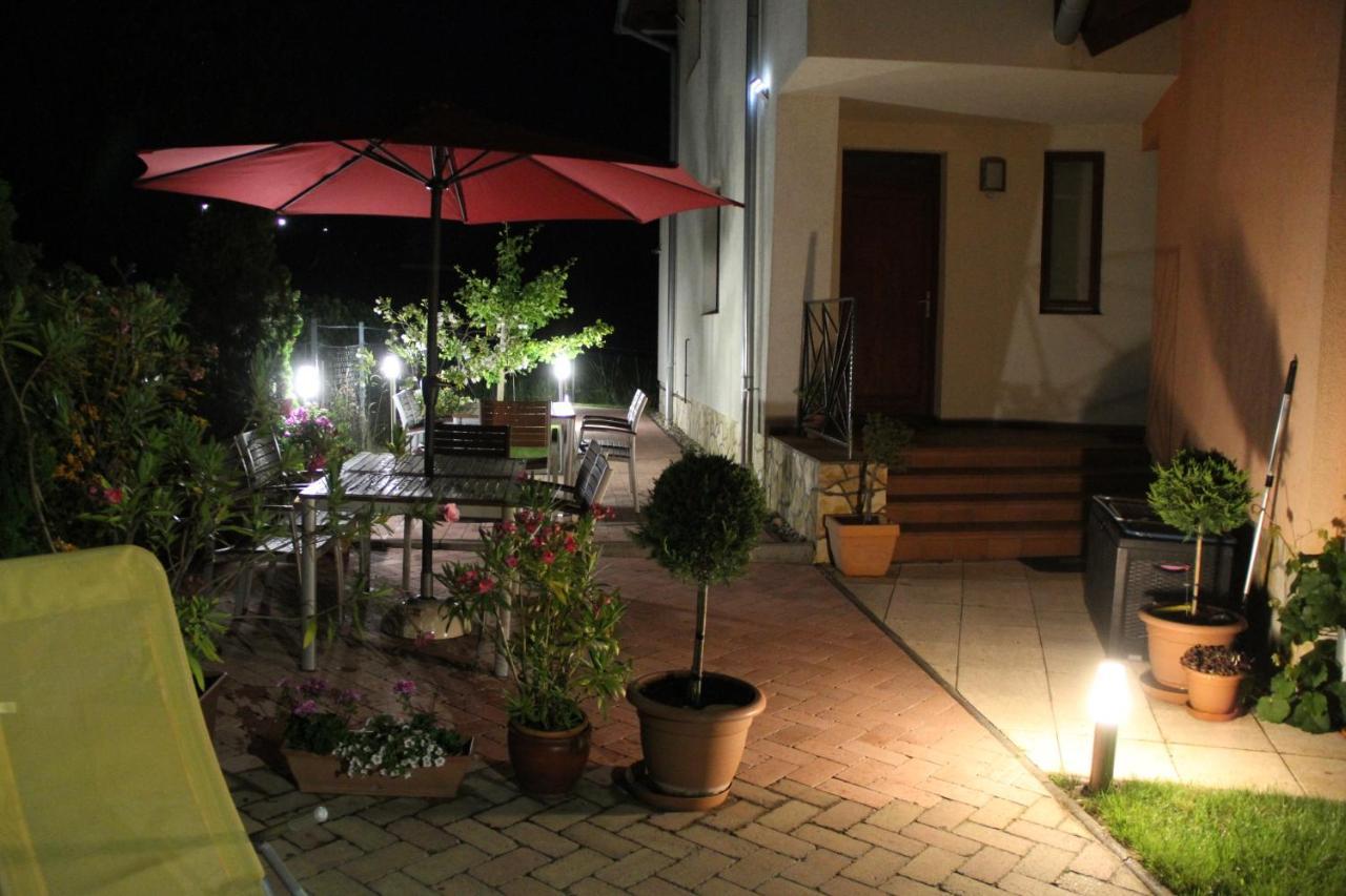 Simon Vendeghaz Balatongyoeroek Apartment Exterior photo